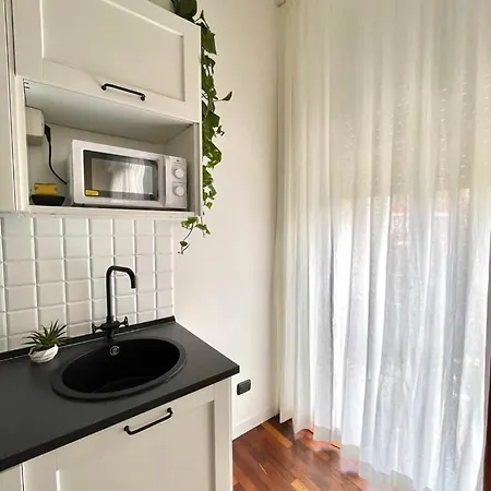 Via Veneto 42 Prato (Prato)